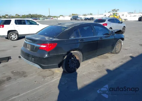 2014 Chrysler 200 Lx z USA, uszkodzony, nr VIN 1C3CCBAB4EN208557